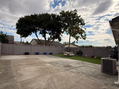 Tiny photo for 1868 Bagpipe Way, SAN JOSE, CA 95121 (MLS # ML82022845)