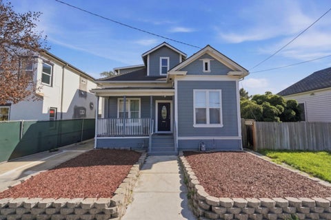 Photo of 684 E Julian Street, SAN JOSE, CA 95112 (MLS # ML82035331)