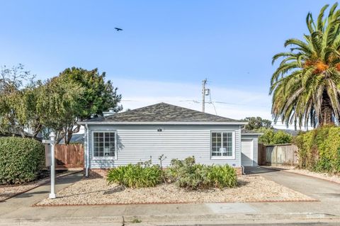 Photo of 9 Tunitas Lane, SOUTH SAN FRANCISCO, CA 94080 (MLS # ML82022209)