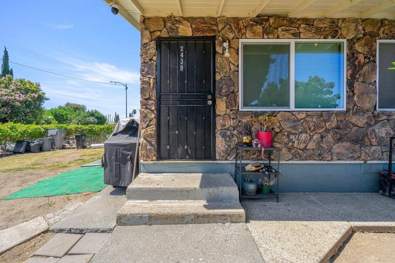 2439 Clyda Drive