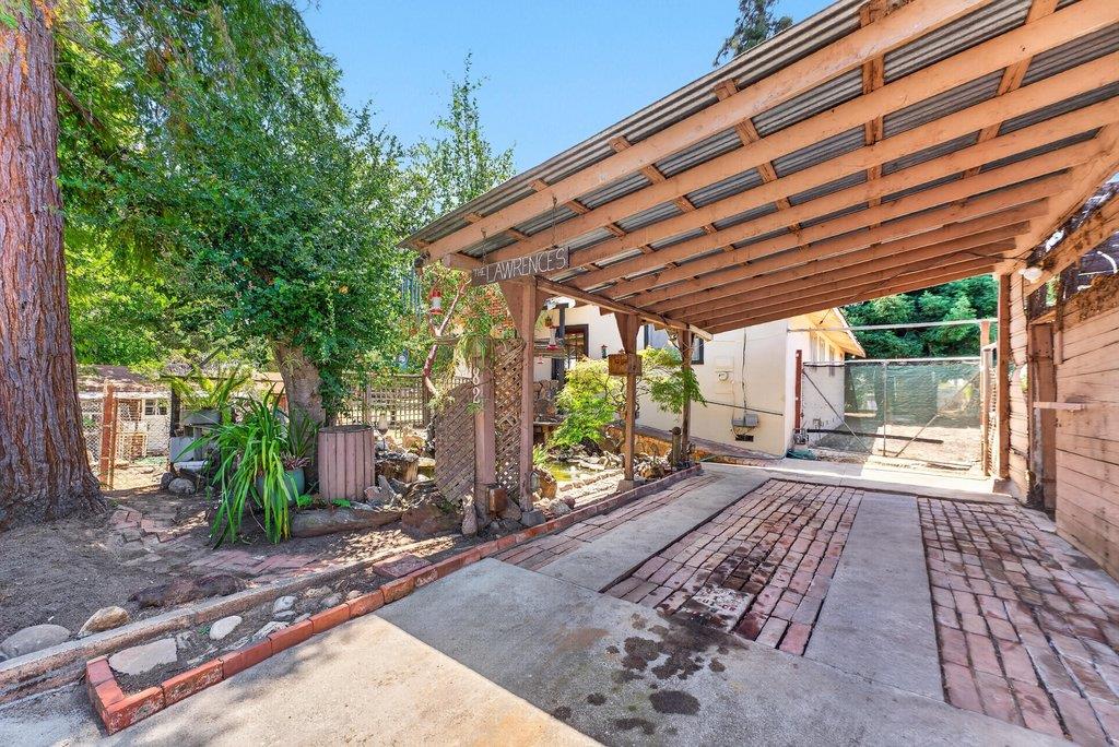 82 Doering Lane