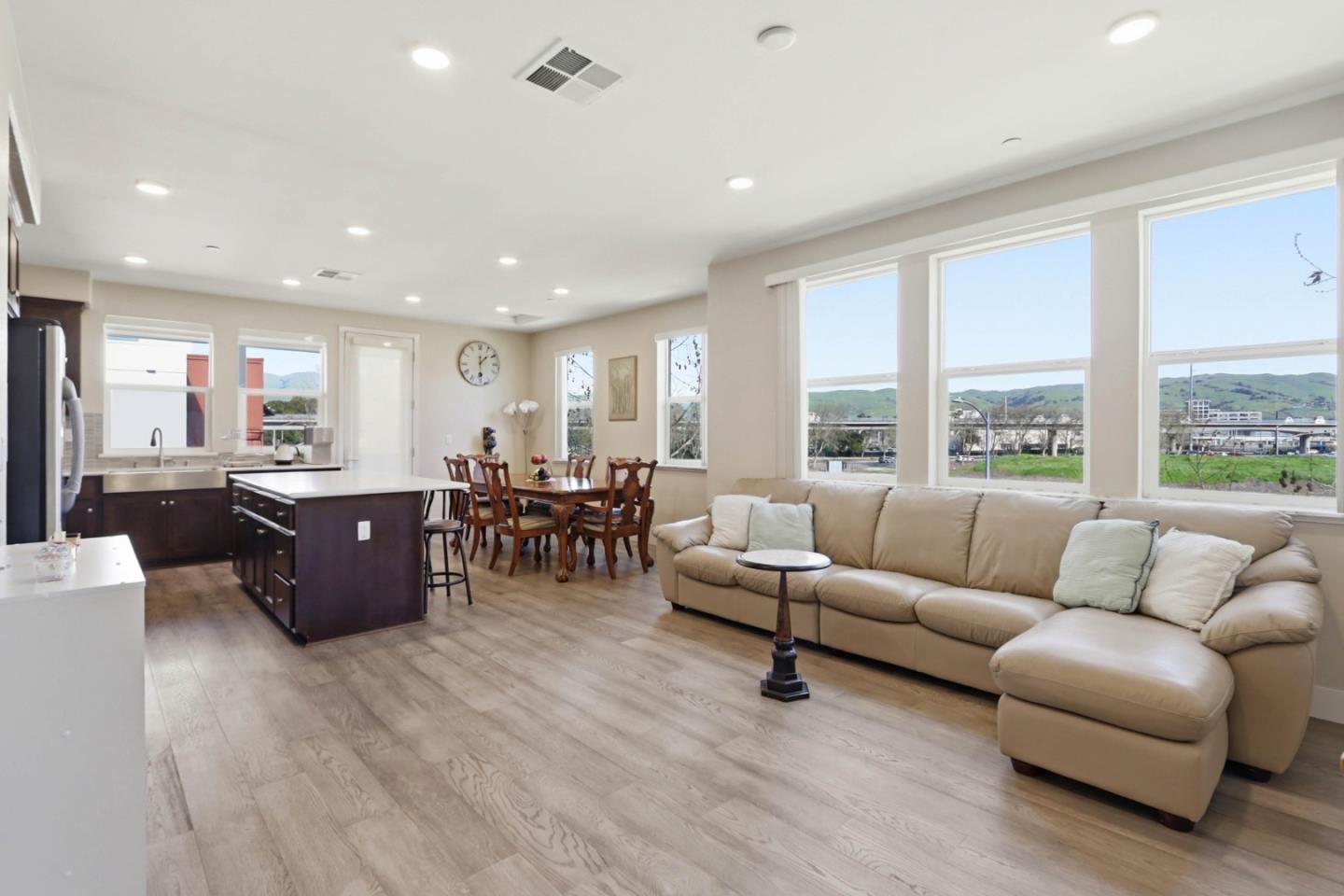 1607 Centre Pointe Drive