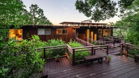 410 Conil Way, Portola Valley, CA 94028 - #: ML82049073