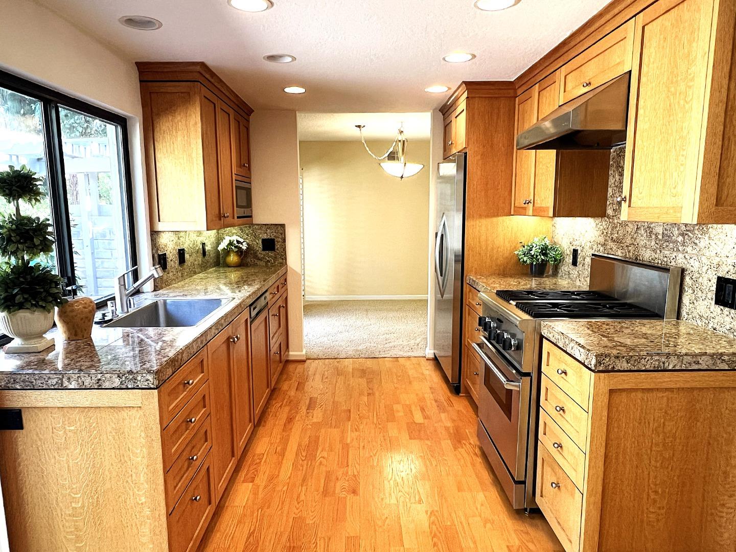 1610 Sparkling Way