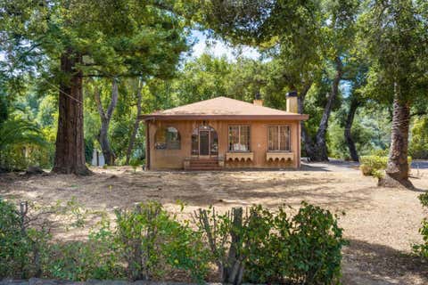 Photo of 110 Johnson Avenue, LOS GATOS, CA 95030 (MLS # ML82057196)