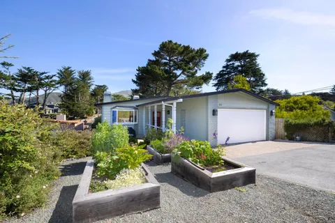 551 4th Street, Montara, CA 94037 - #: ML82043544