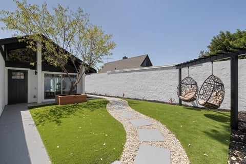 Photo of 1022 E Evelyn Avenue, Sunnyvale, CA 94086 (MLS # ML82057644)
