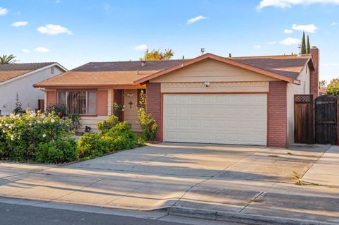 Photo of 1745 Vista Glen Drive, SAN JOSE, CA 95122 (MLS # ML82027877)