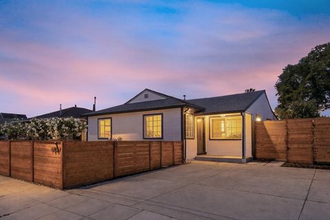 Photo of 1257 Laurel Avenue, East Palo Alto, CA 94303 (MLS # ML82041098)