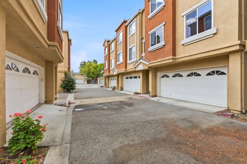 7371 Rainbow Drive