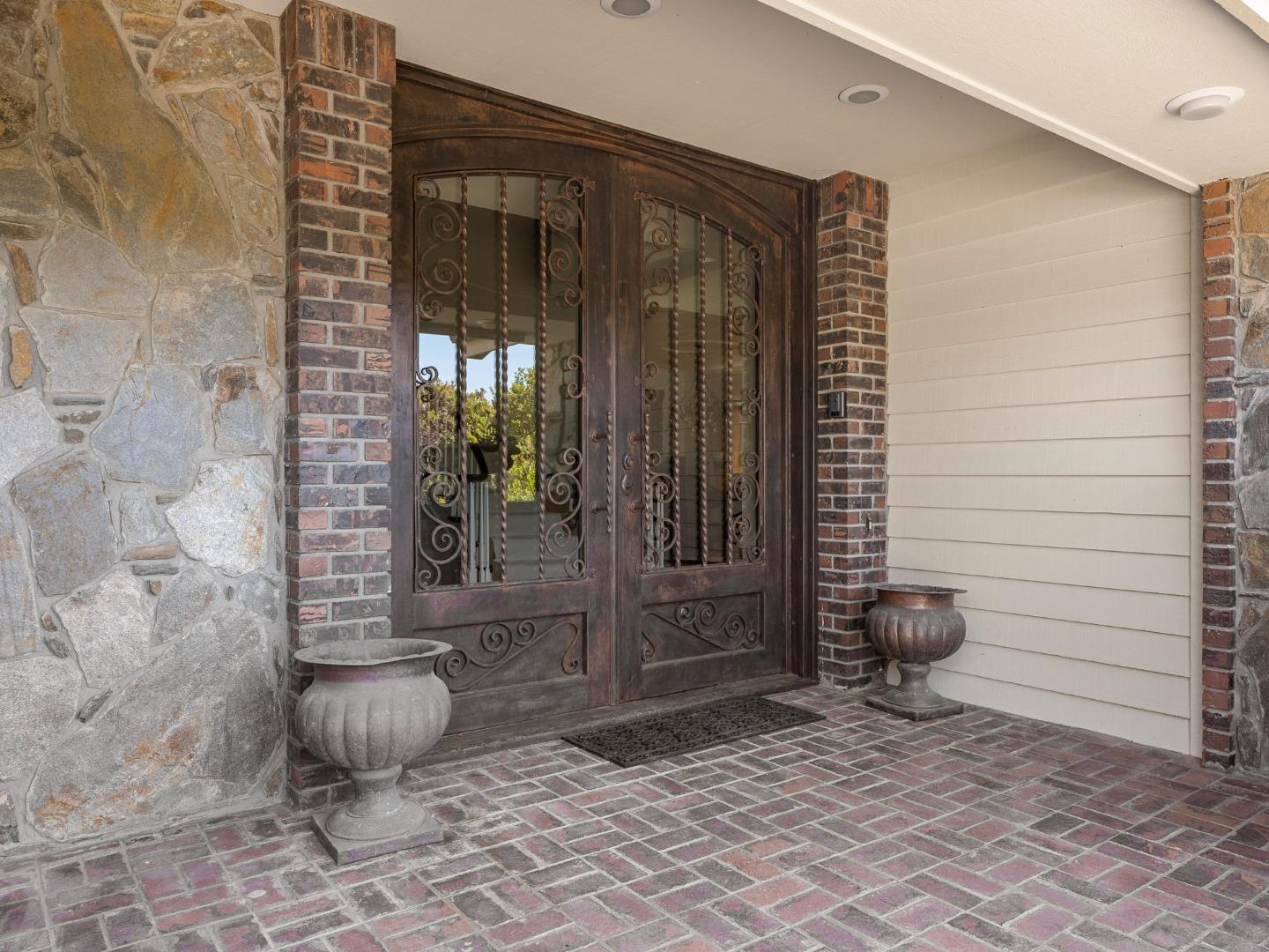 24680 Avenida Principal