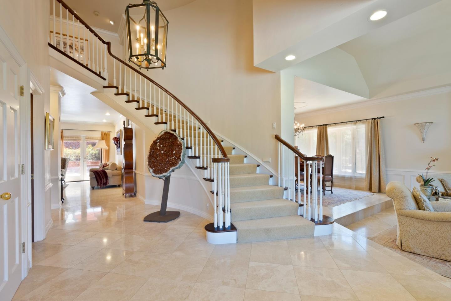 24680 Avenida Principal