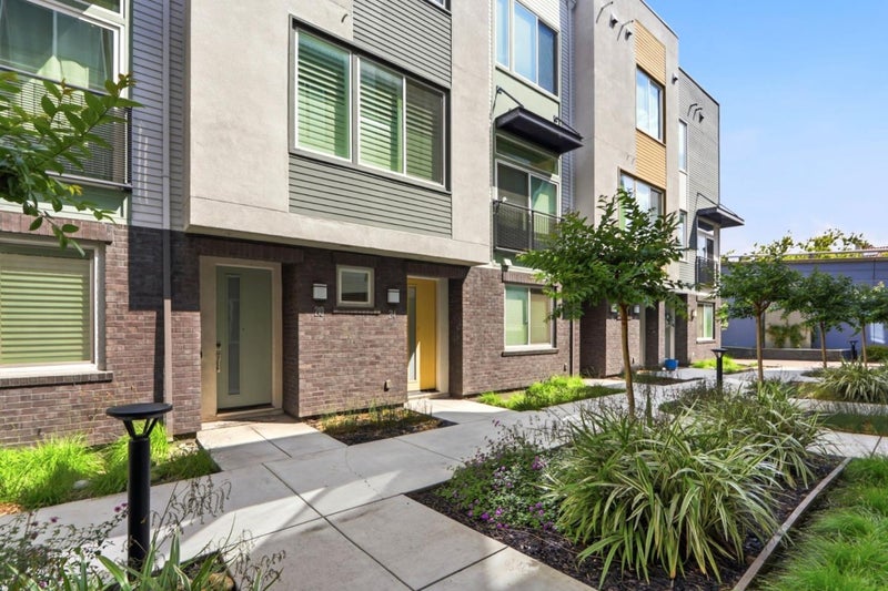 214 Proximity Way