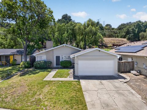 Photo of 6969 Heaton Moor Drive, SAN JOSE, CA 95119 (MLS # ML82047527)