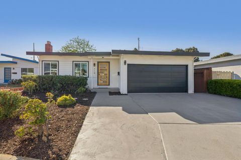 Photo of 714 Hamilton Lane, Santa Clara, CA 95051 (MLS # ML82039617)