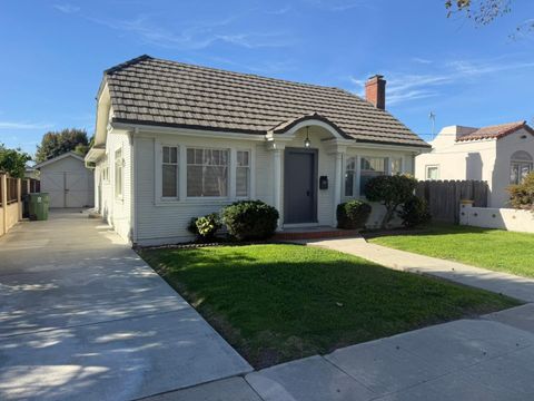 Photo of 22 Willow Street, SALINAS, CA 93901 (MLS # ML82038835)