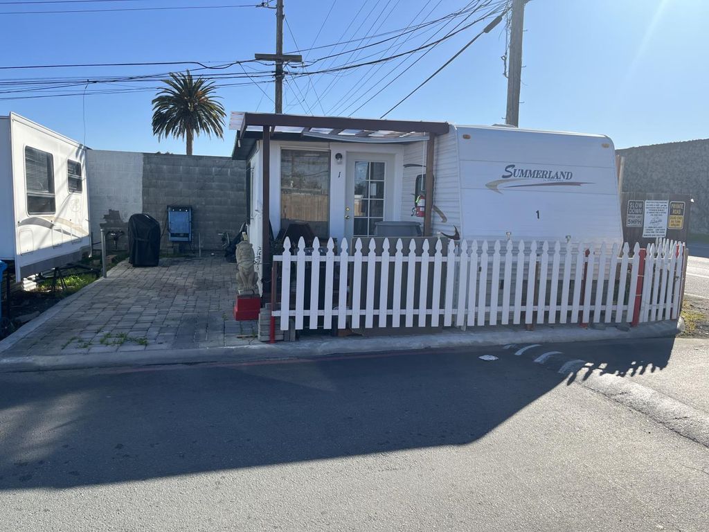 listing image 0