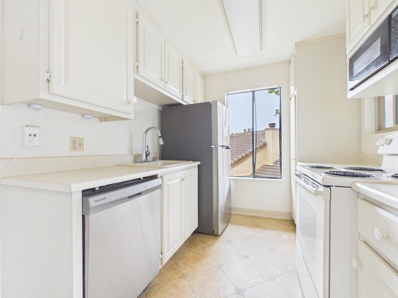 4202 Golden Oaks Lane 4202