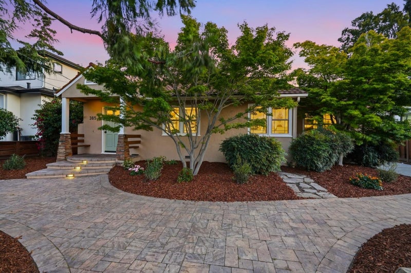 385 Carmelita Drive