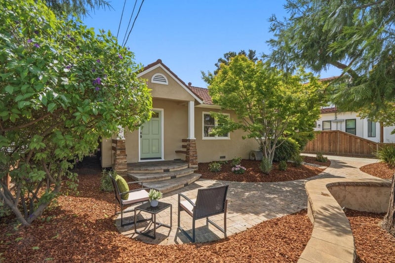 385 Carmelita Drive