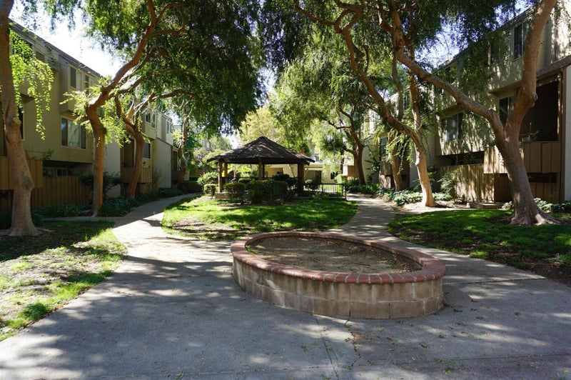 320 Auburn Way 3