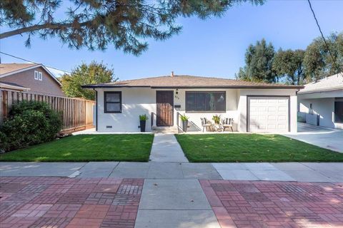 Photo of 875 Mckendrie Street, SAN JOSE, CA 95126 (MLS # ML82022904)