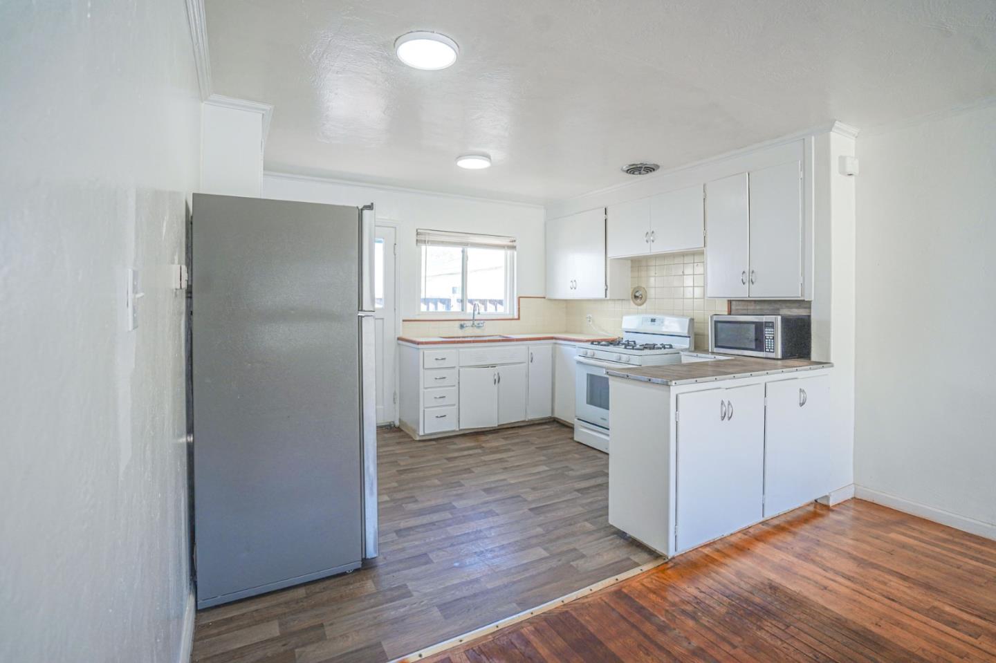 825-829 West TAYLOR Street