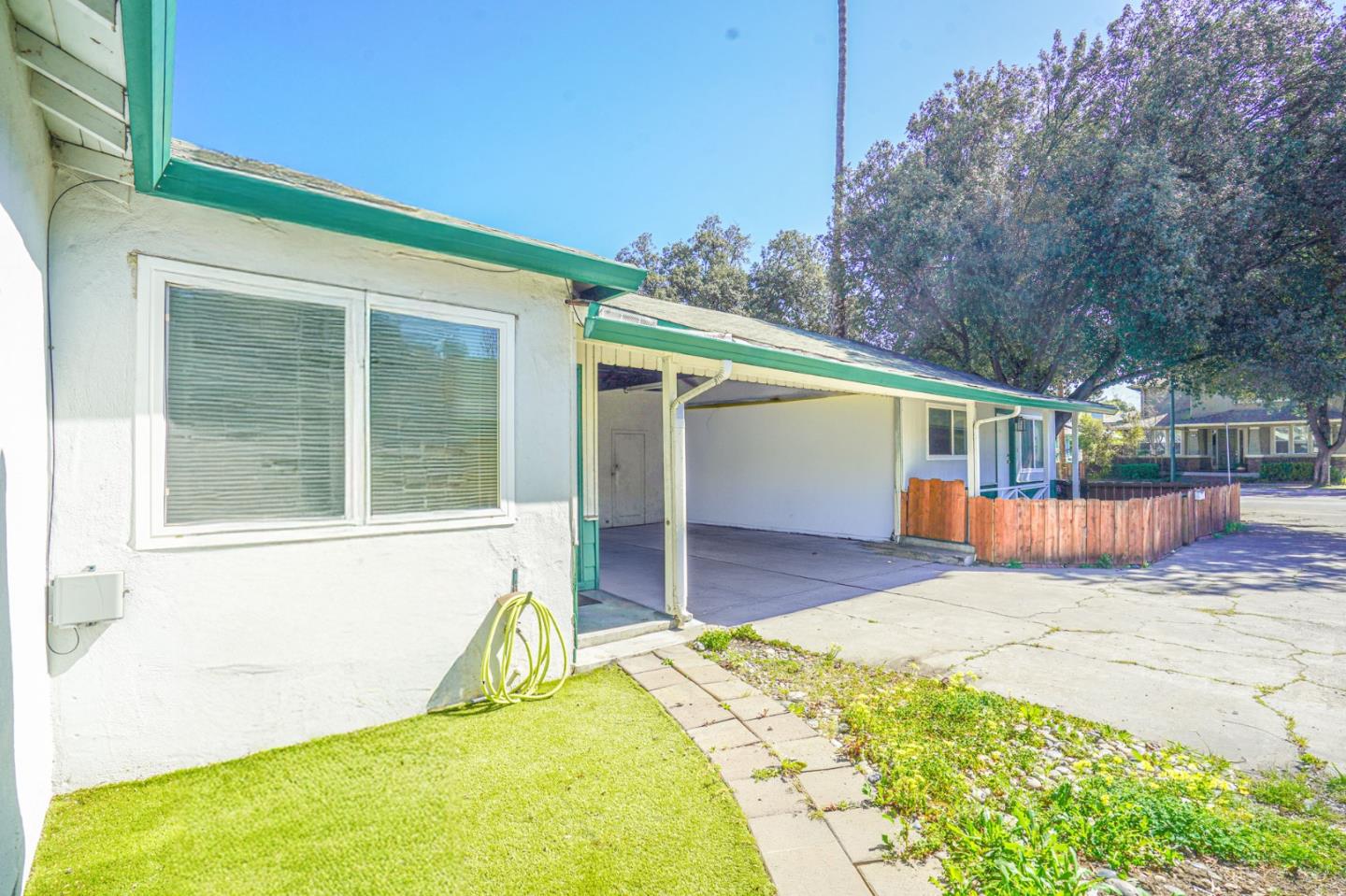 825-829 West TAYLOR Street