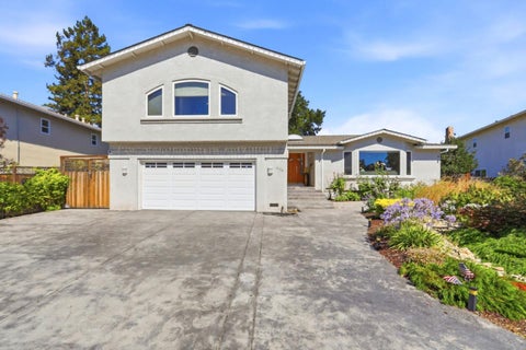 Photo of 6124 Corte De La Reina, San Jose, CA 95120 (MLS # ML82055076)