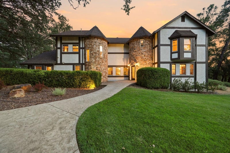 19177 Hollow Lane