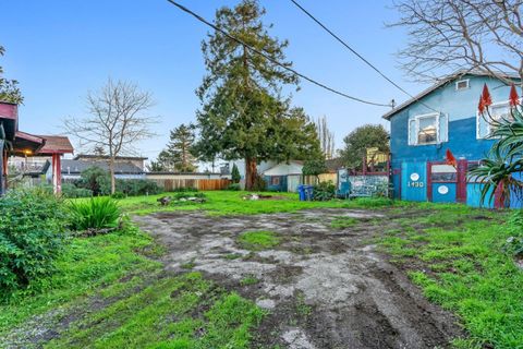 Tiny photo for 1430 Merrill Street, SANTA CRUZ, CA 95062 (MLS # ML82025094)