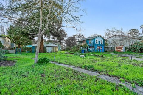 Photo of 1430 Merrill Street, SANTA CRUZ, CA 95062 (MLS # ML82025094)