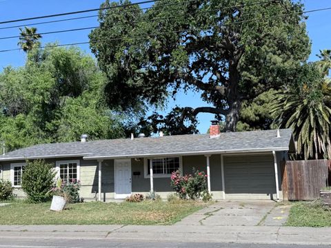 Photo of 2321 Sunshine Drive, CONCORD, CA 94520 (MLS # ML82042212)