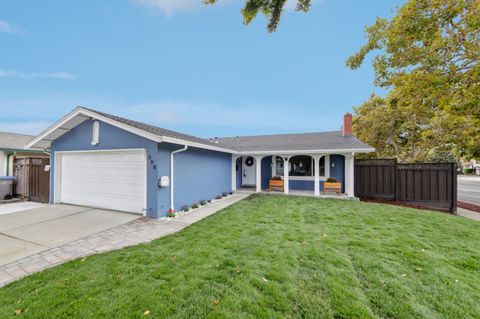 Photo of 398 Bluefield Drive, SAN JOSE, CA 95136 (MLS # ML82023384)
