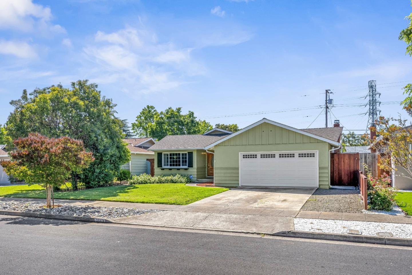 1832 Calistoga Drive
