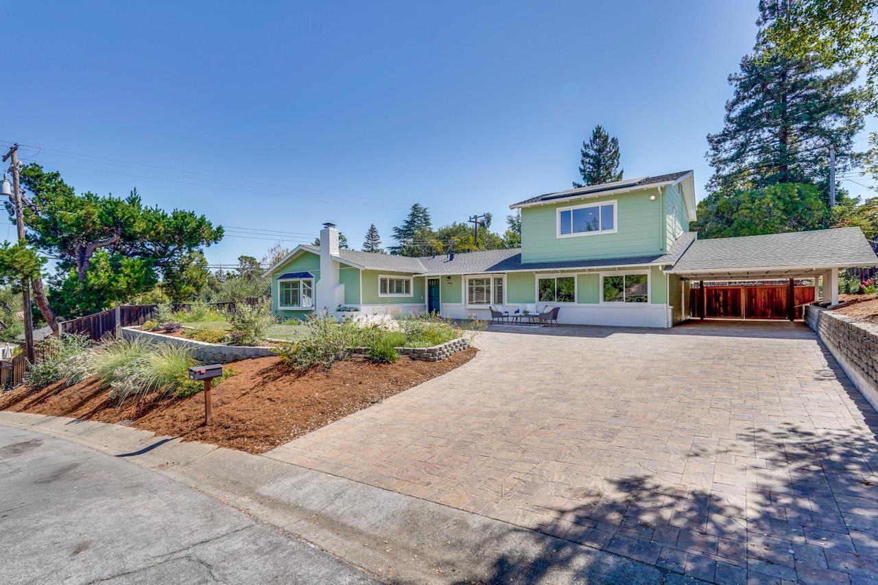 1590 Vineyard Drive