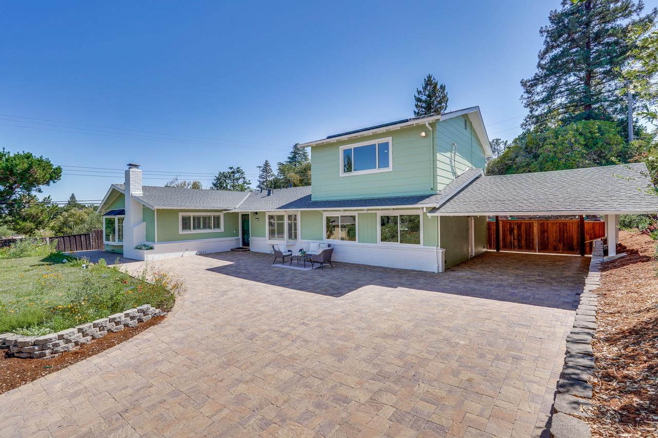 1590 Vineyard Drive