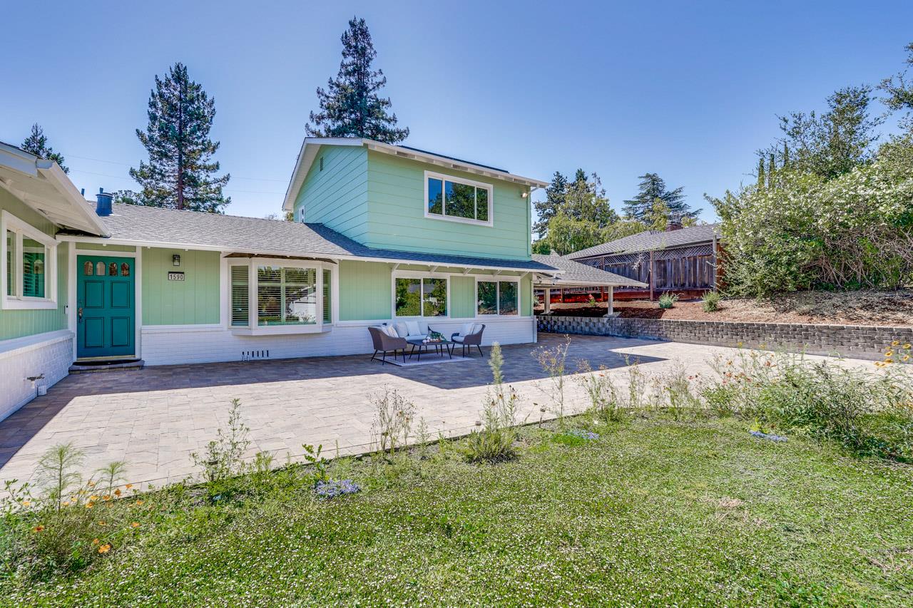 1590 Vineyard Drive