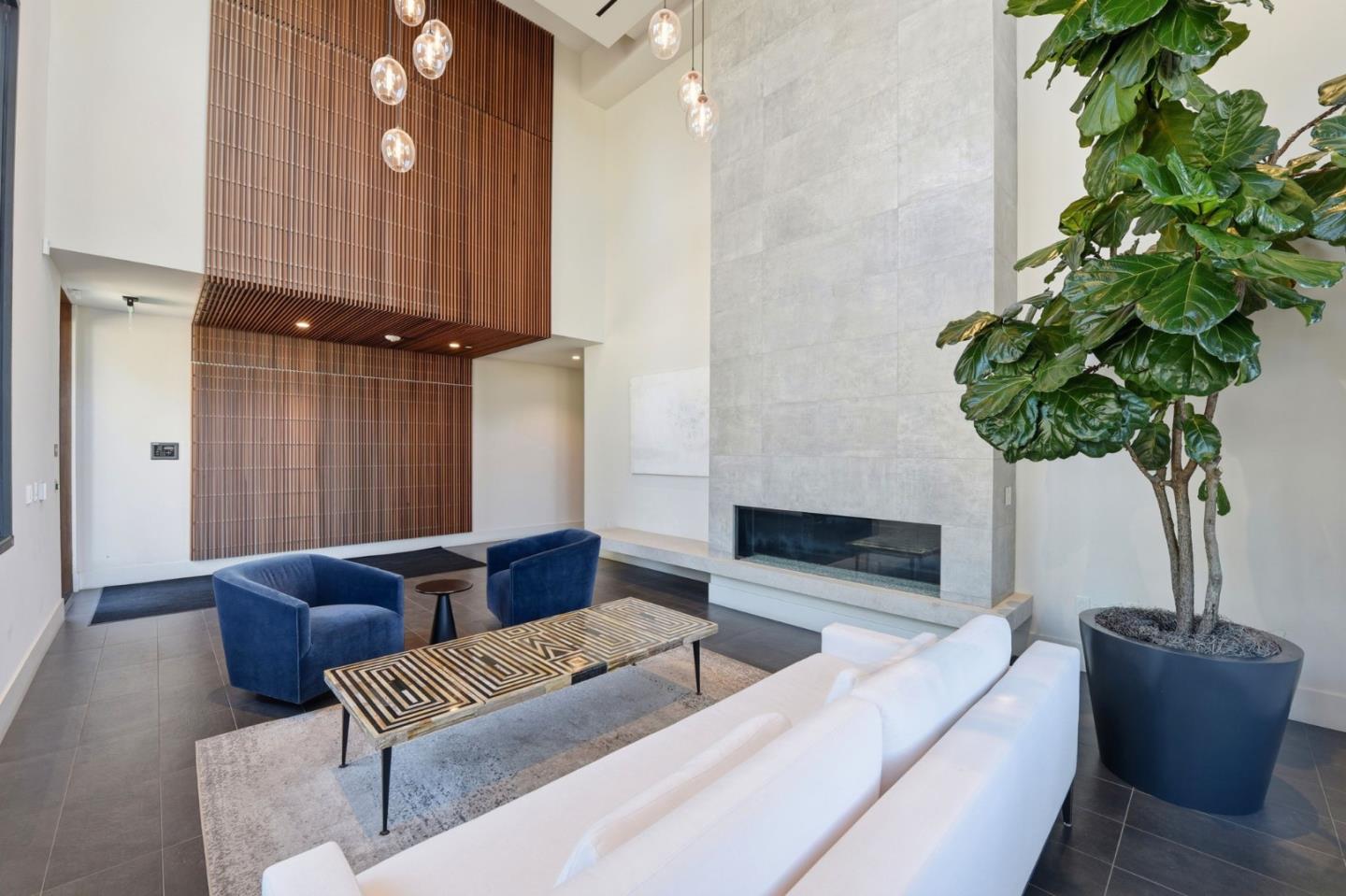 4880 El Camino Real 23