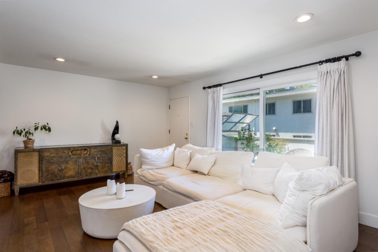 1437 Floribunda Avenue