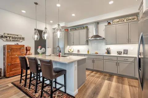 220 Waters Park Circle Unit 201, San Mateo, CA 94403 - #: ML82023730