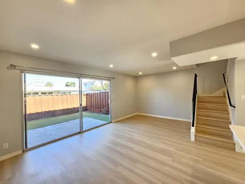MLS: ML82054331