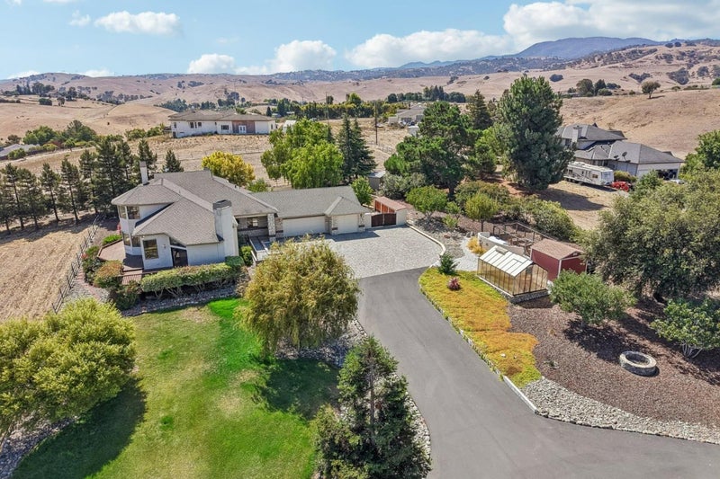 275 Nicholson Drive