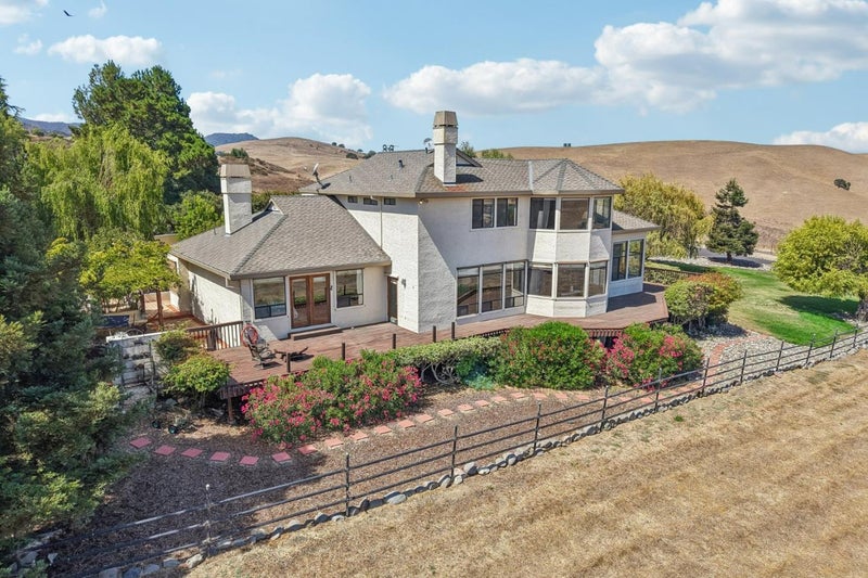 275 Nicholson Drive