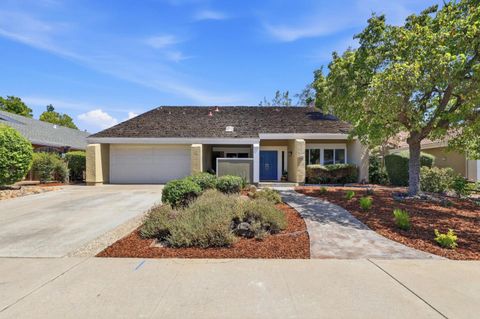 Photo of 2325 Monaco Drive, SAN JOSE, CA 95124 (MLS # ML82053678)