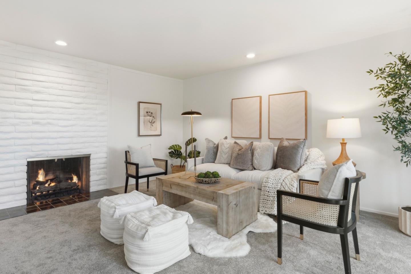 81 Del Mesa Carmel