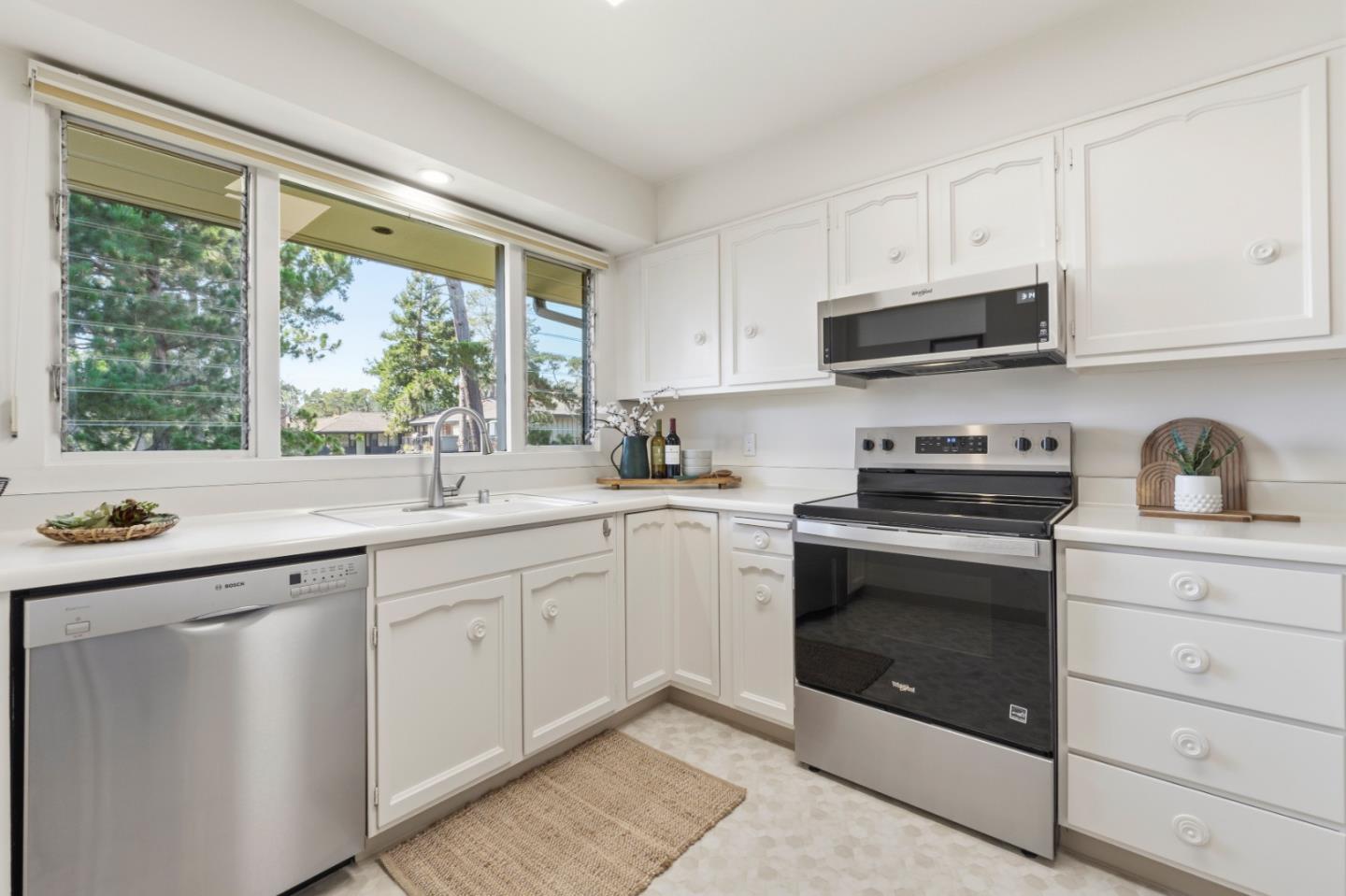 81 Del Mesa Carmel
