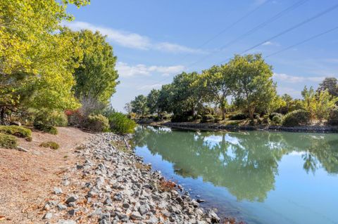 Tiny photo for 2009 Gossamer Avenue, Redwood Shores, CA 94065 (MLS # ML82025169)