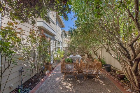 Tiny photo for 2009 Gossamer Avenue, Redwood Shores, CA 94065 (MLS # ML82025169)