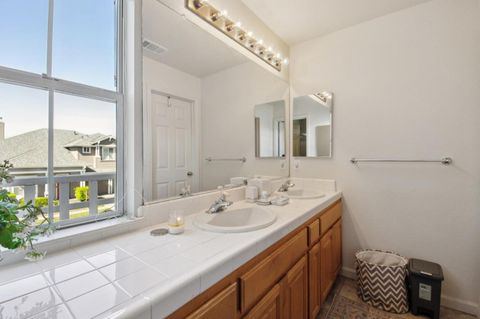 Tiny photo for 2009 Gossamer Avenue, Redwood Shores, CA 94065 (MLS # ML82025169)